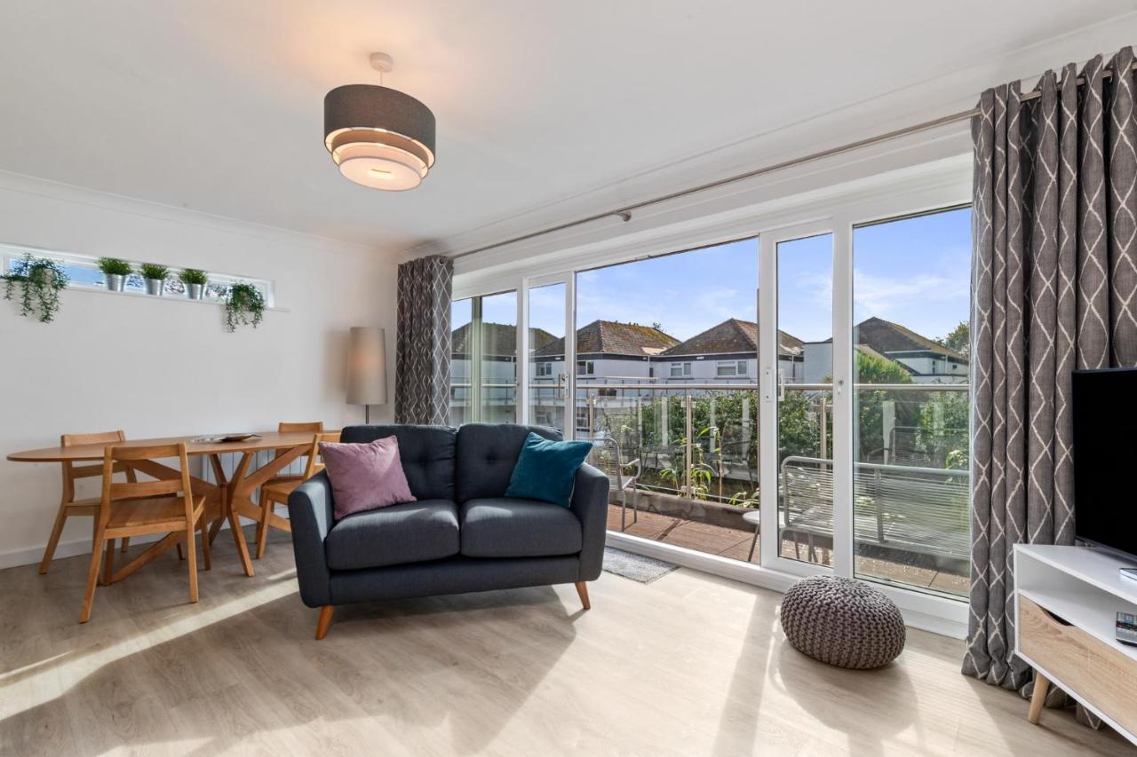 25 Coedrath Park - Sea Views From Balcony, Short Walk To Beach, Parking Saundersfoot Extérieur photo