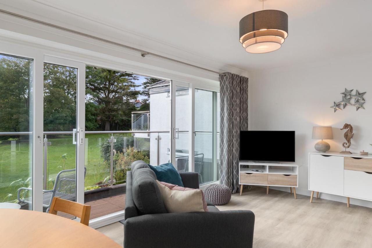 25 Coedrath Park - Sea Views From Balcony, Short Walk To Beach, Parking Saundersfoot Extérieur photo