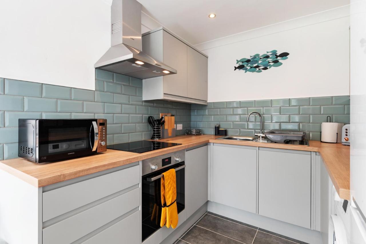 25 Coedrath Park - Sea Views From Balcony, Short Walk To Beach, Parking Saundersfoot Extérieur photo