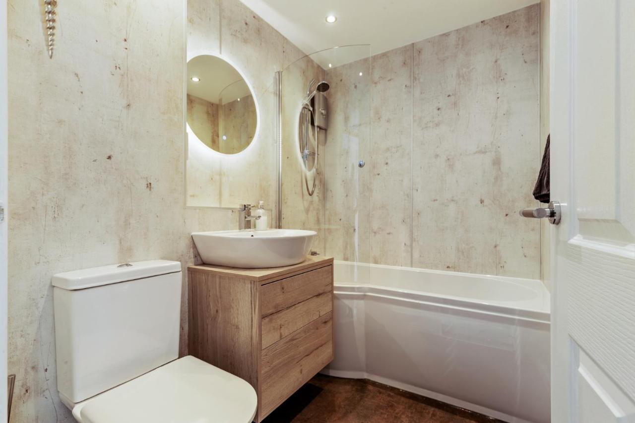 25 Coedrath Park - Sea Views From Balcony, Short Walk To Beach, Parking Saundersfoot Extérieur photo