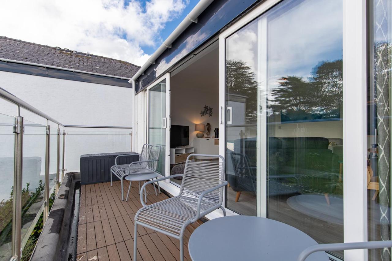25 Coedrath Park - Sea Views From Balcony, Short Walk To Beach, Parking Saundersfoot Extérieur photo