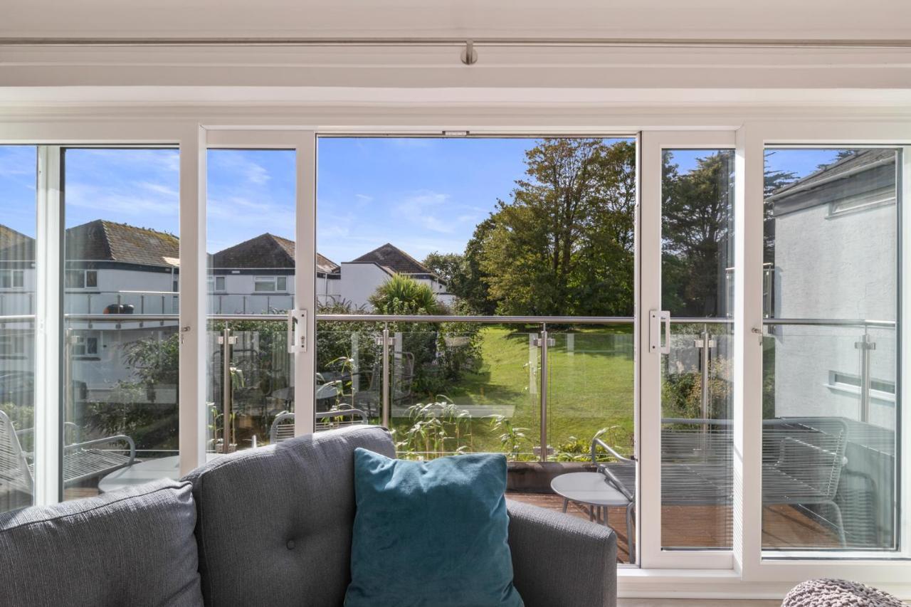 25 Coedrath Park - Sea Views From Balcony, Short Walk To Beach, Parking Saundersfoot Extérieur photo